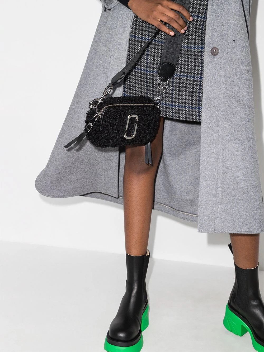 Best deal ๐ฏ Marc Jacobs The Snapshot shearling crossbody bag ๐คฉ 4 Marc Jacobs The Snapshot shearling crossbody bag